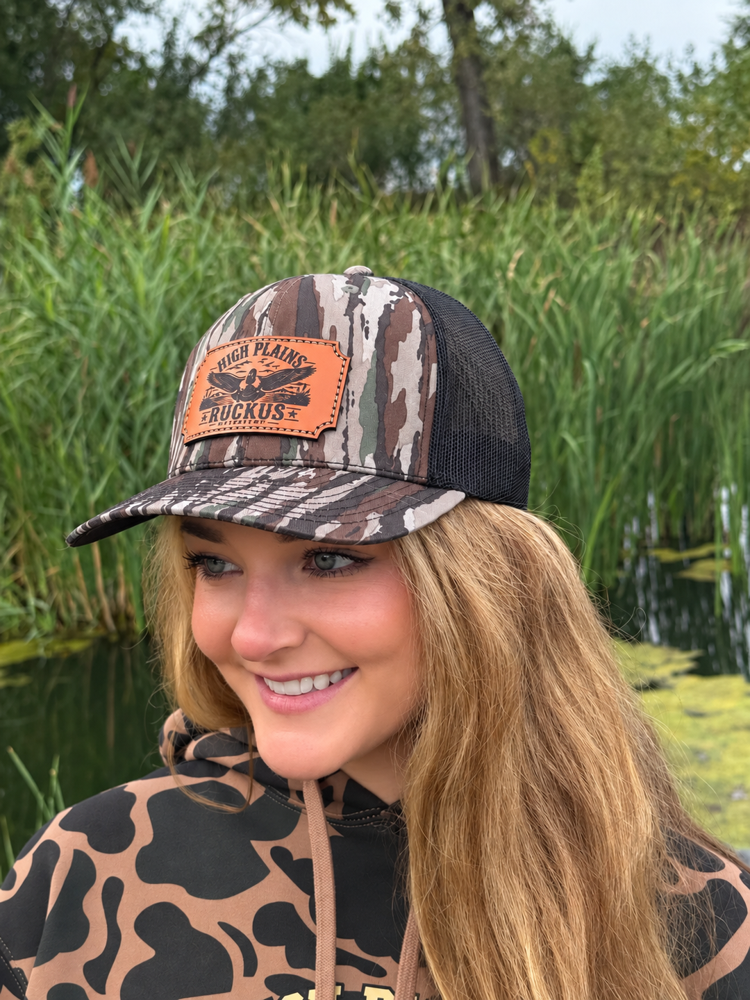 High Plains Ruckus Waterfowl - Flat Bill Snapback Trucker Cap - Realtree Original