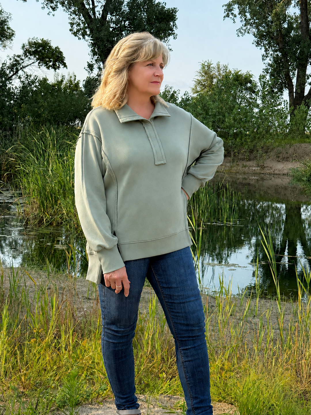 In-the-Raw Quarter-Button Pullover Sweater (Green)