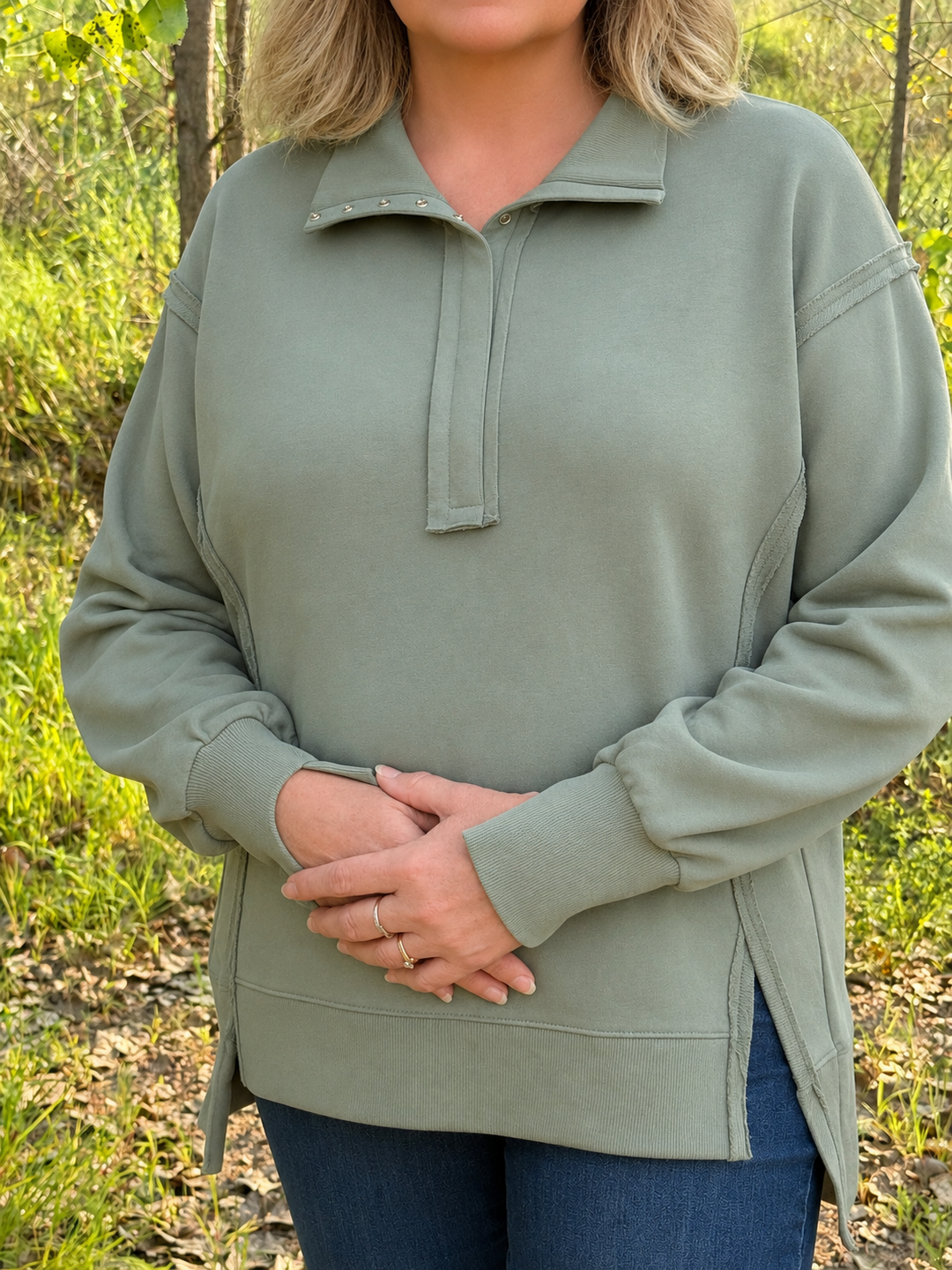 In-the-Raw Quarter-Button Pullover Sweater (Green)