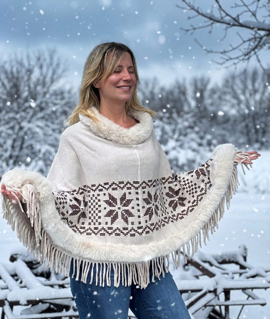 Snowy Range Pearl Poncho