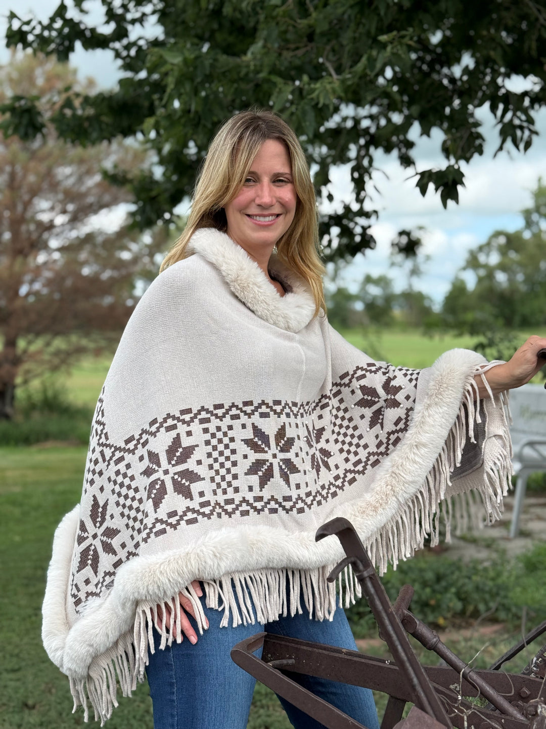 Snowy Range Pearl Poncho
